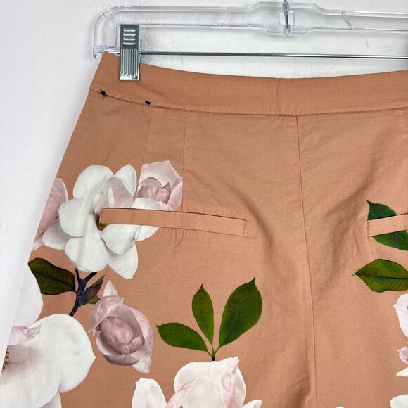 Express Stylist Super High Waisted Pleated Floral Shorts 3.25" Size 6 EUC - Picture 11 of 16